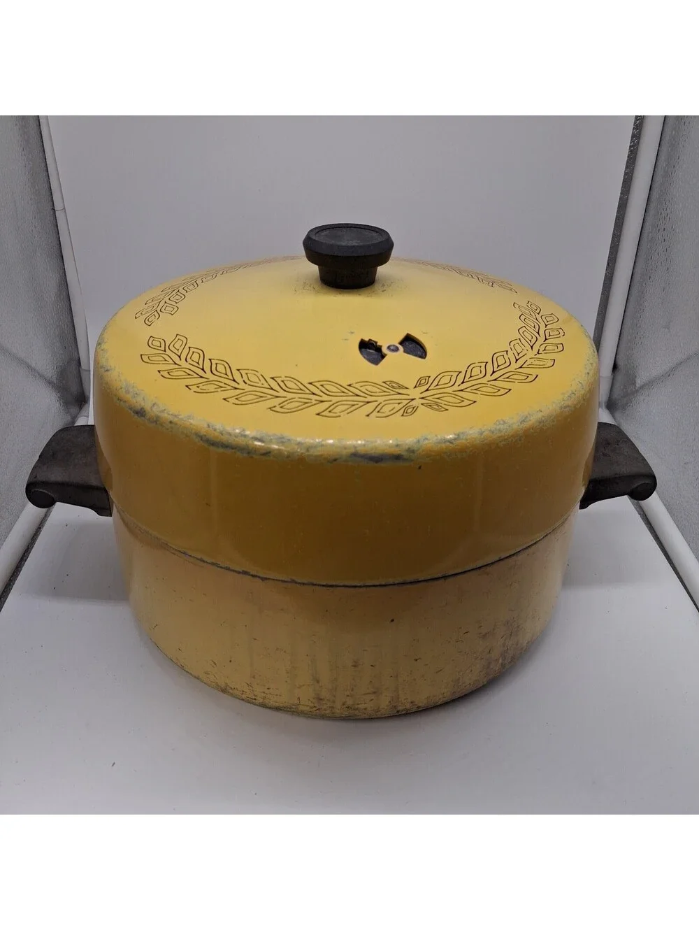 Vintage Wear-Ever Registered Plus 5 Qt Dutch Oven Pot Lid Yellow Gold USA